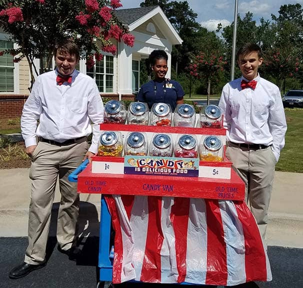 Ben And Kendalls Candy Cart2